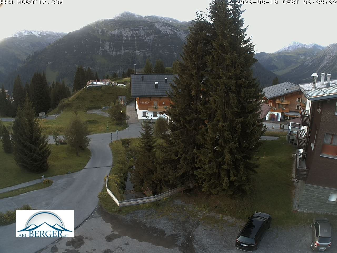 Archived image Webcam Oberlech: guest house Berger