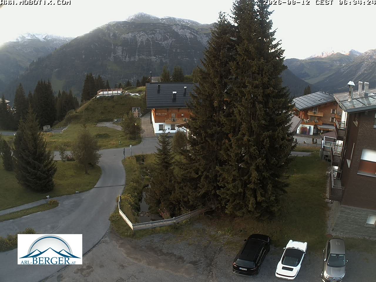 Archived image Webcam Oberlech: guest house Berger