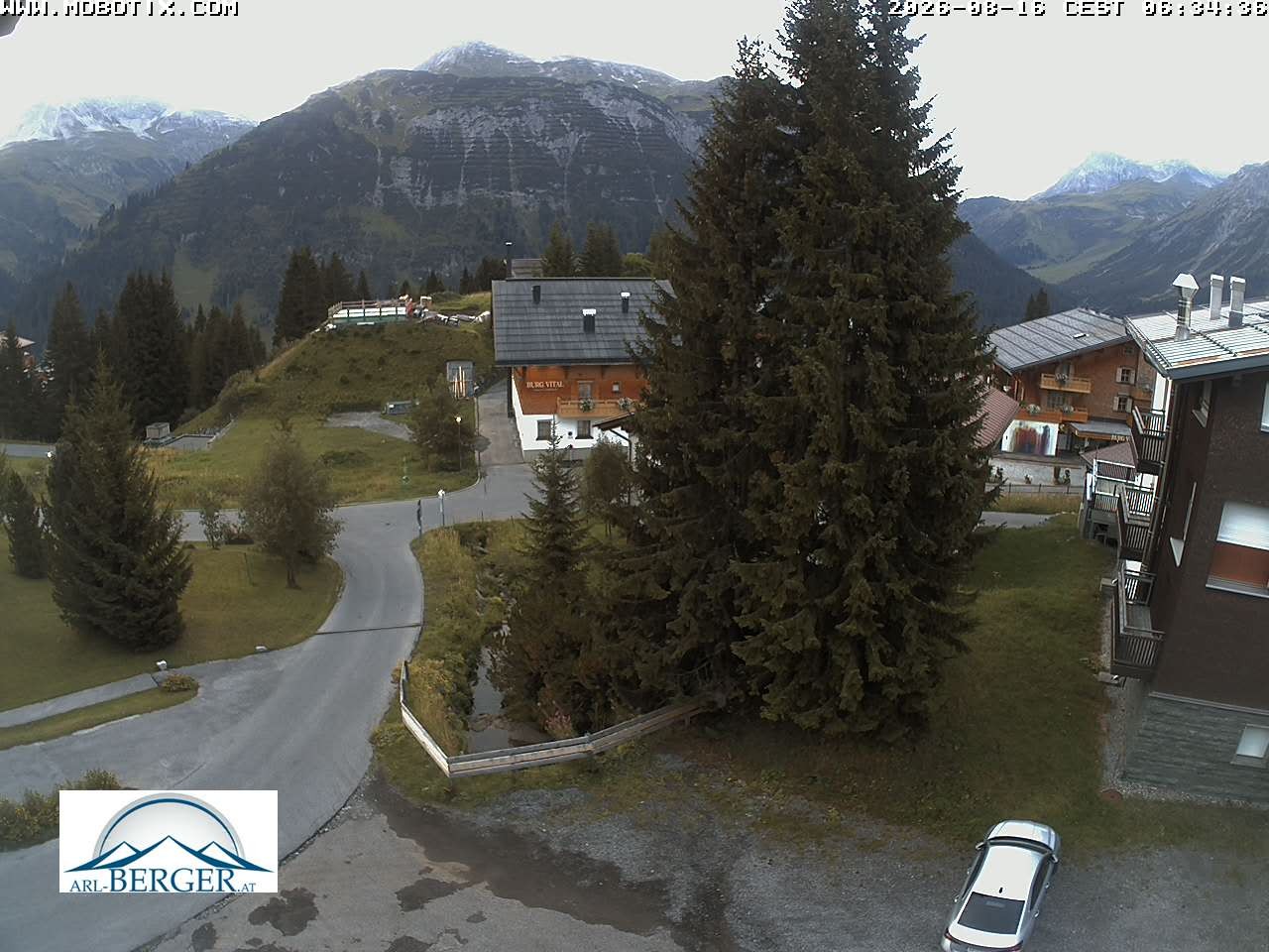 Archived image Webcam Oberlech: guest house Berger
