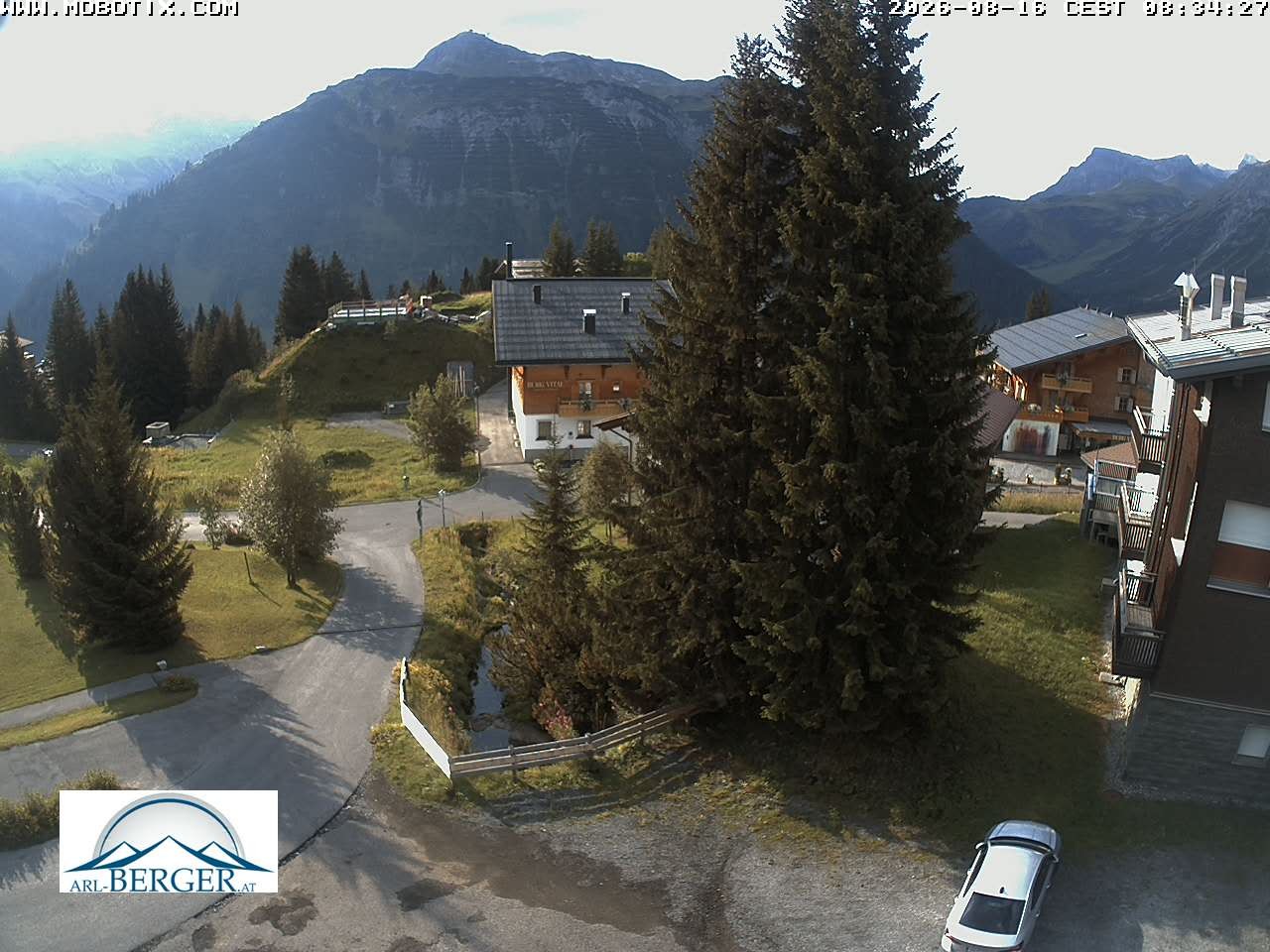 Archived image Webcam Oberlech: guest house Berger