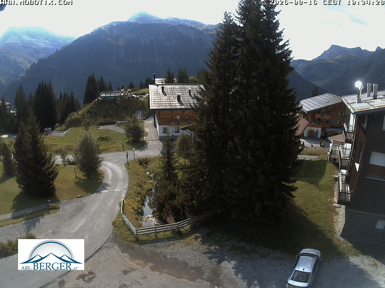 Archived image Webcam Oberlech: guest house Berger