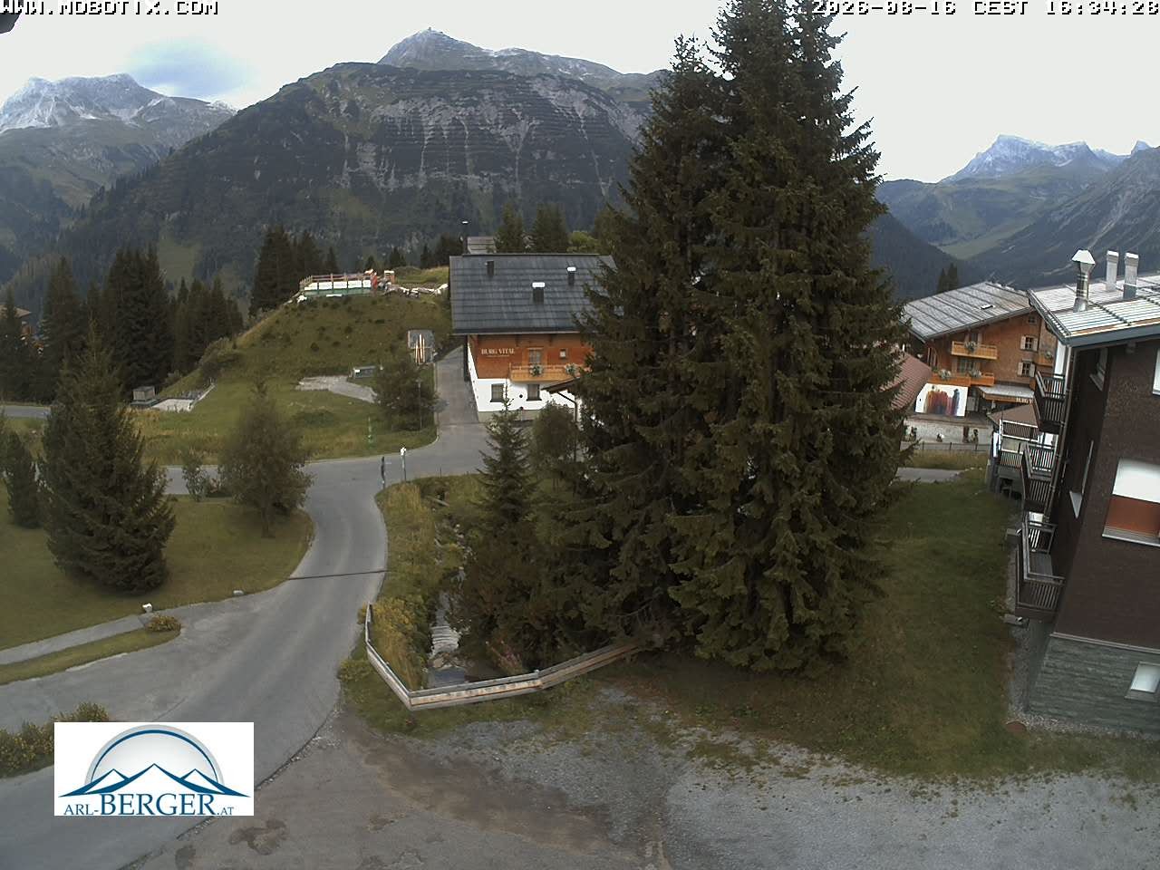 Archived image Webcam Oberlech: guest house Berger