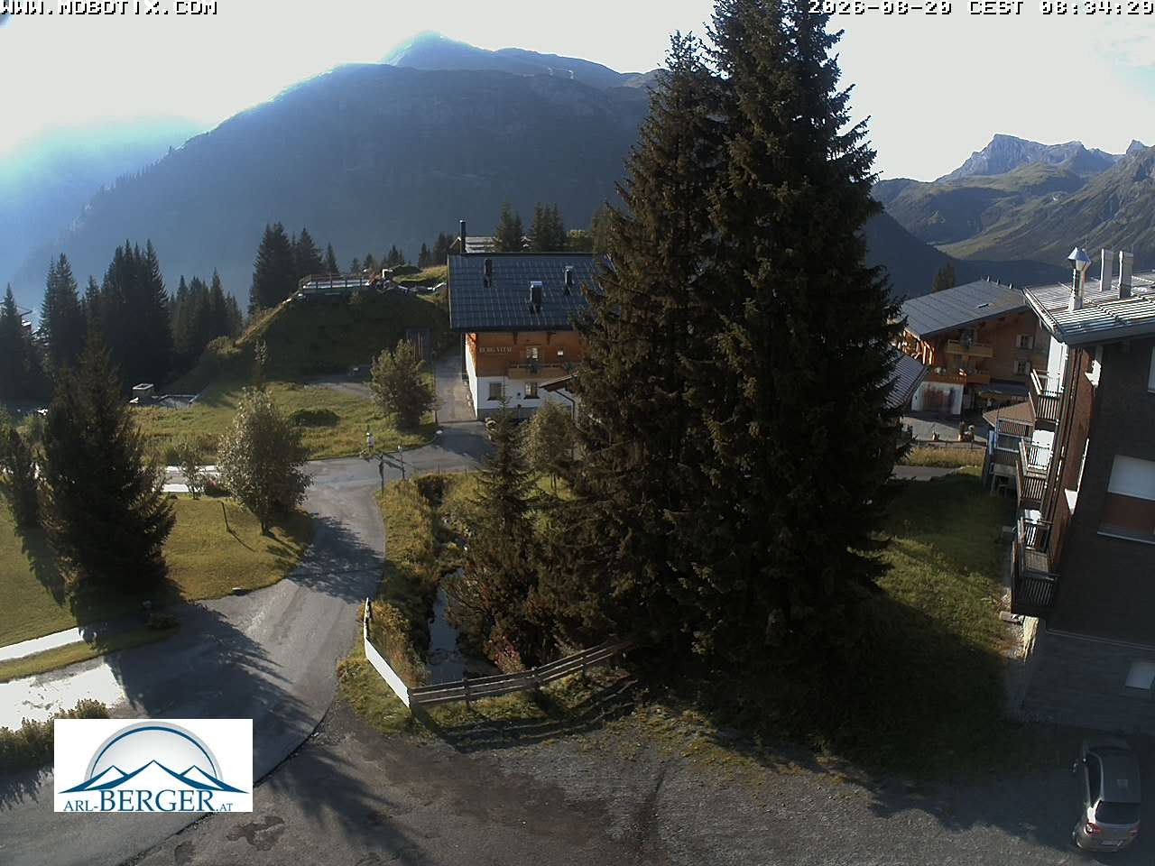 Archived image Webcam Oberlech: guest house Berger