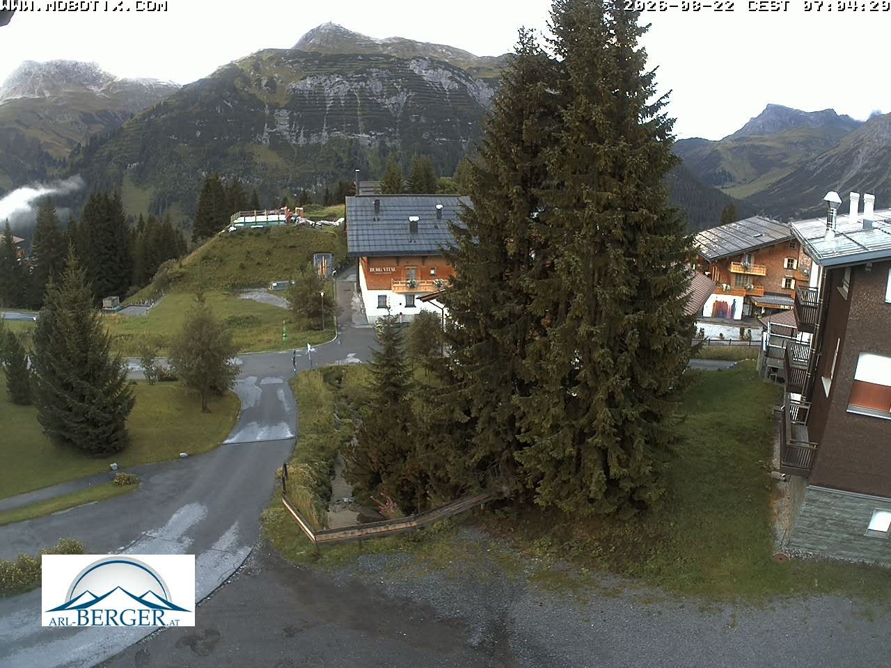 Archived image Webcam Oberlech: guest house Berger