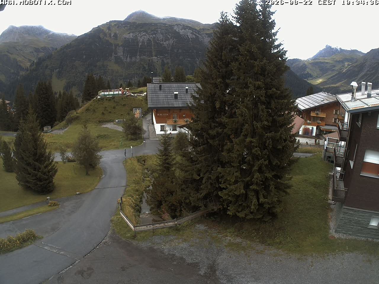 Archived image Webcam Oberlech: guest house Berger