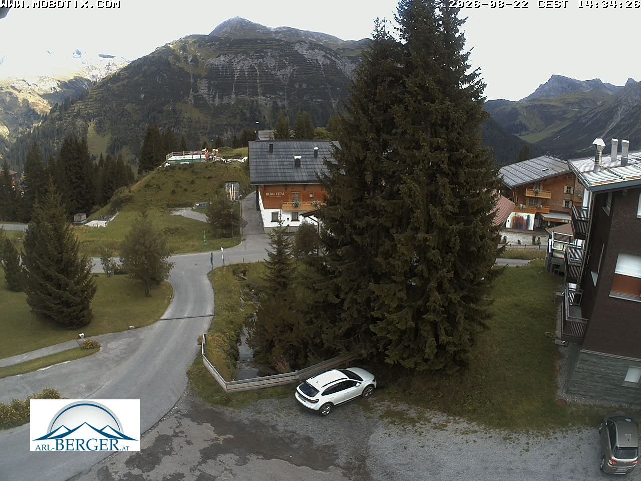 Archived image Webcam Oberlech: guest house Berger