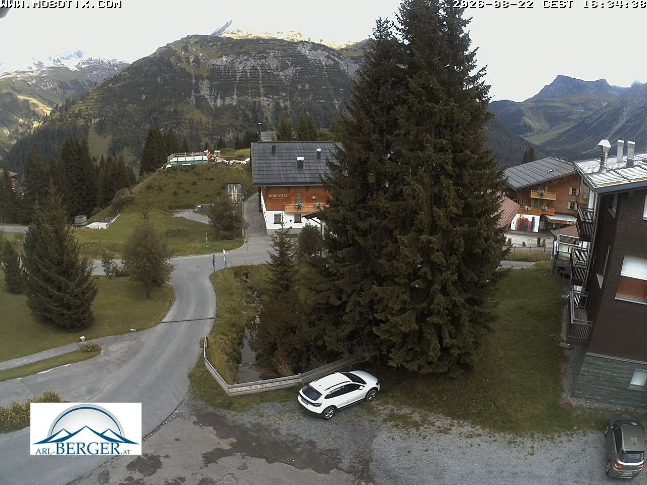 Archived image Webcam Oberlech: guest house Berger