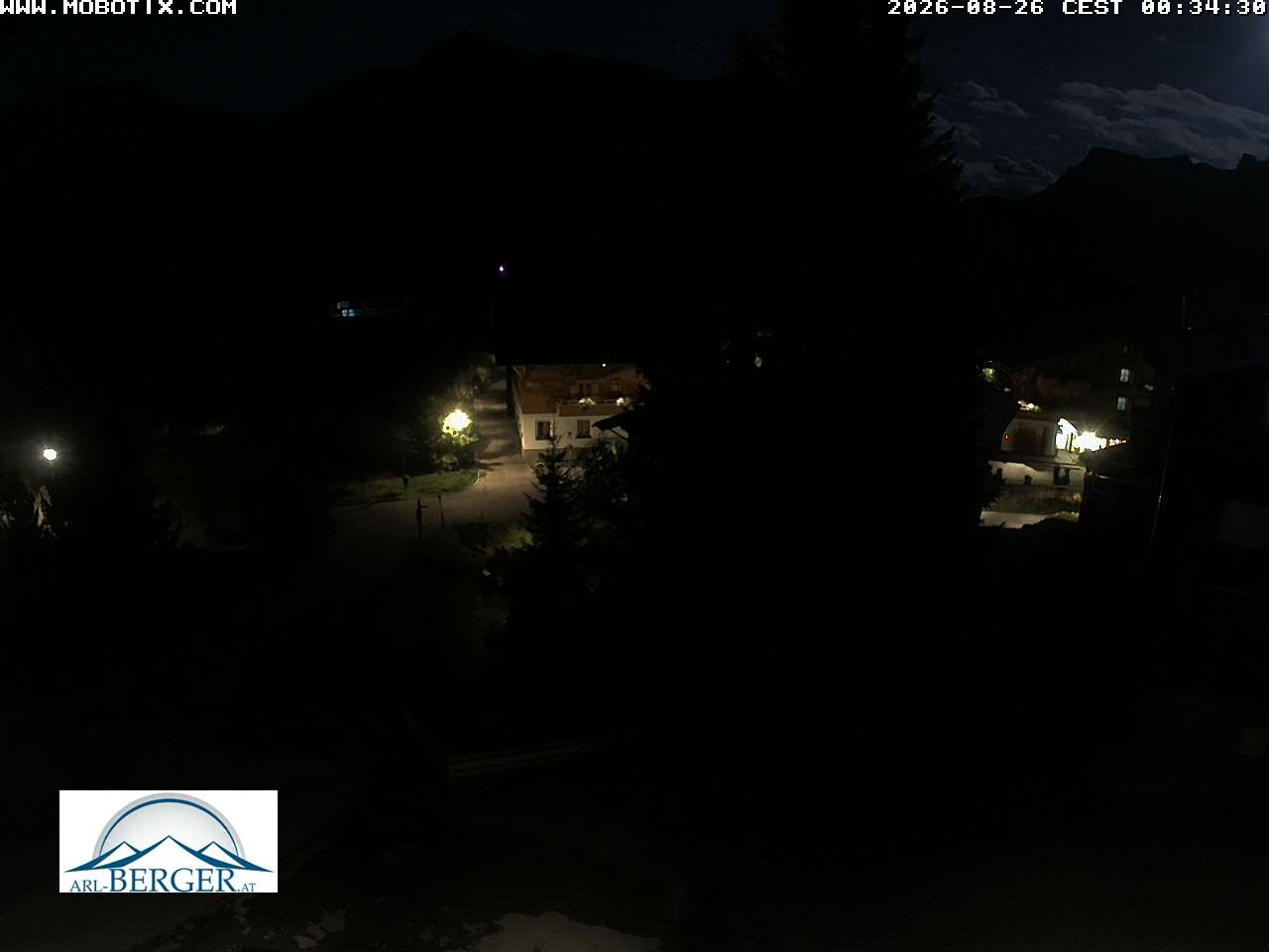 Archived image Webcam Oberlech: guest house Berger