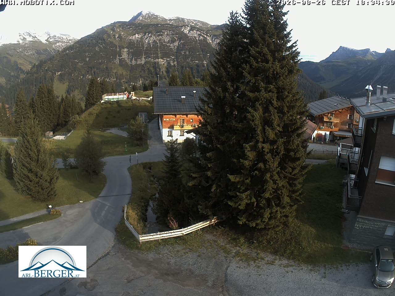 Archived image Webcam Oberlech: guest house Berger