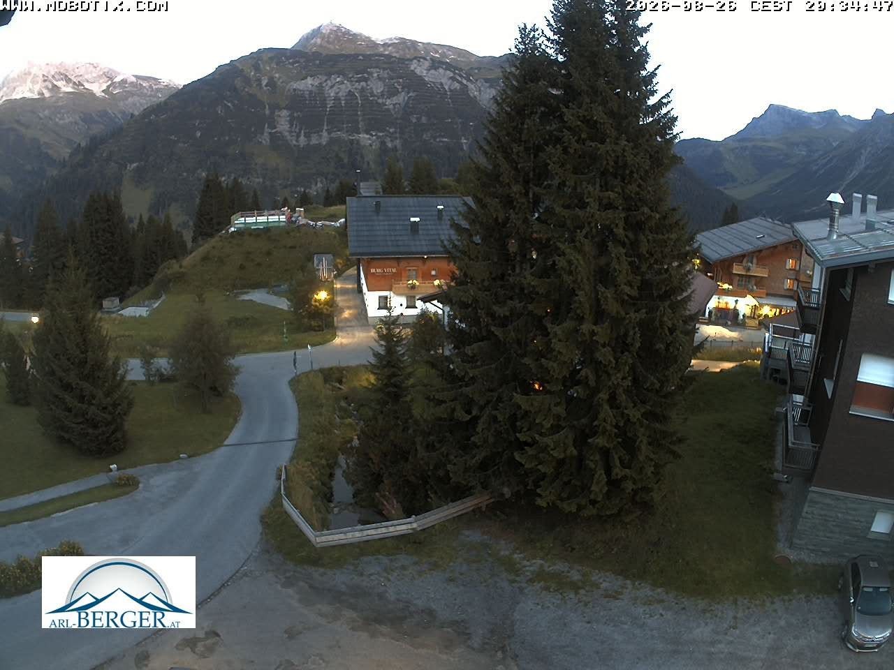 Archived image Webcam Oberlech: guest house Berger