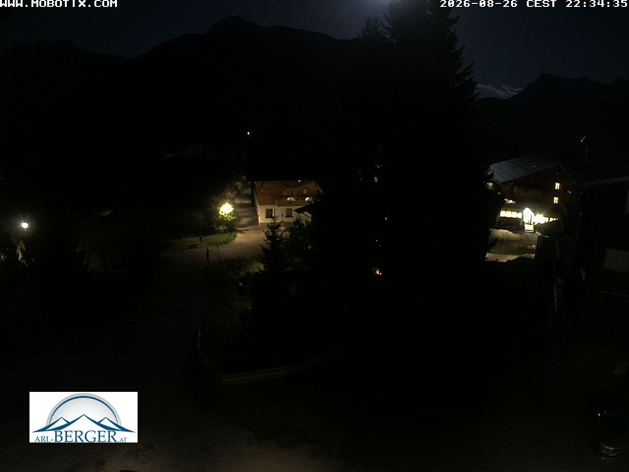 Archived image Webcam Oberlech: guest house Berger