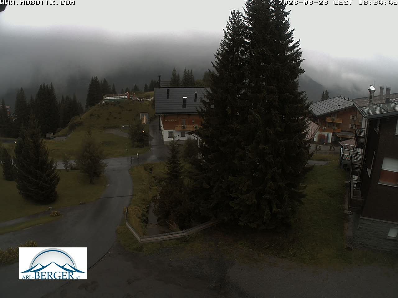 Archived image Webcam Oberlech: guest house Berger