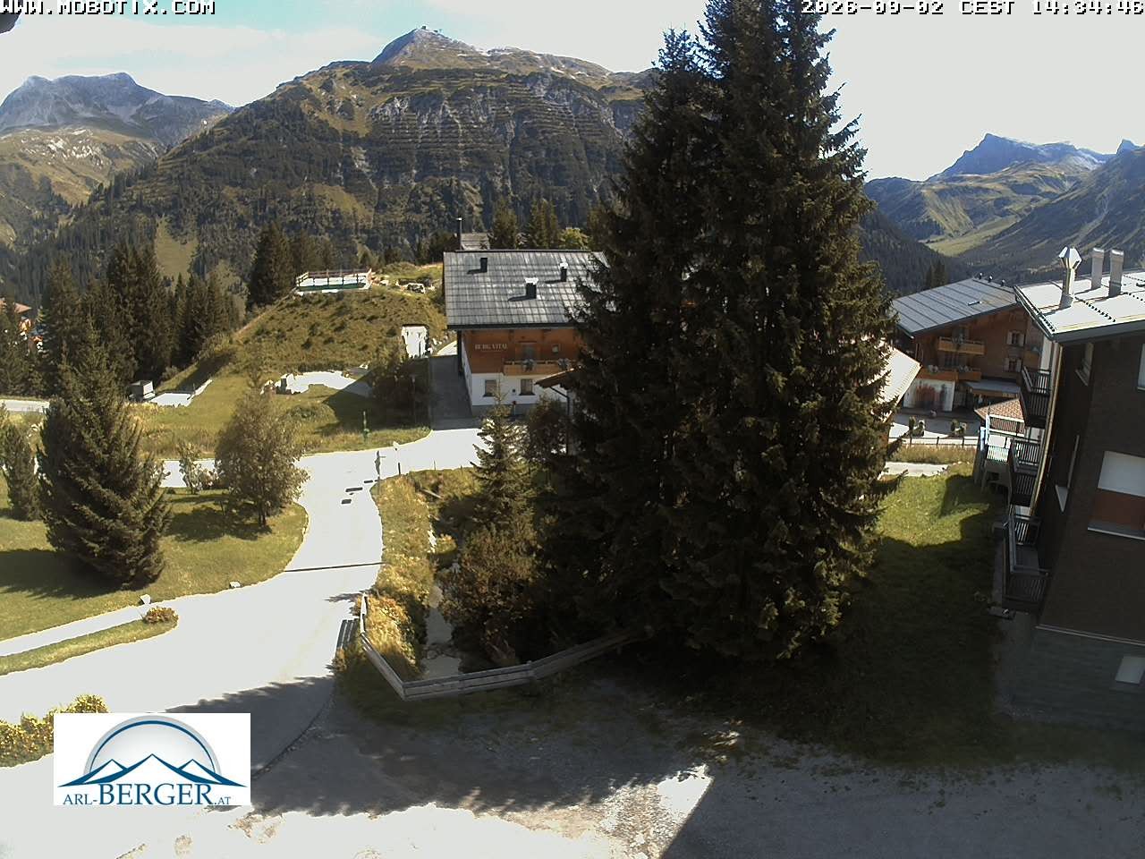 Archiv Foto Webcam Oberlech: Pension Berger