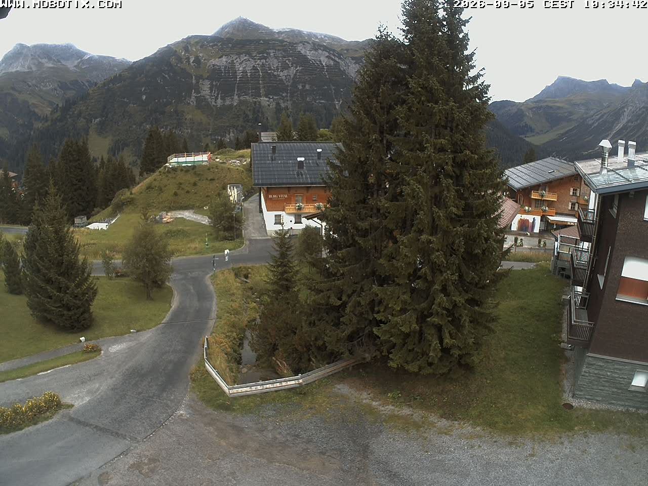 Archived image Webcam Oberlech: guest house Berger