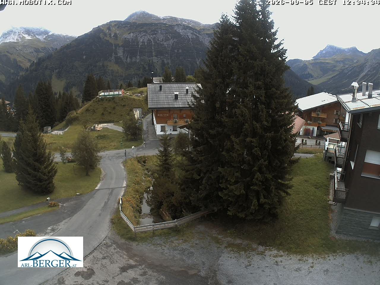 Archived image Webcam Oberlech: guest house Berger