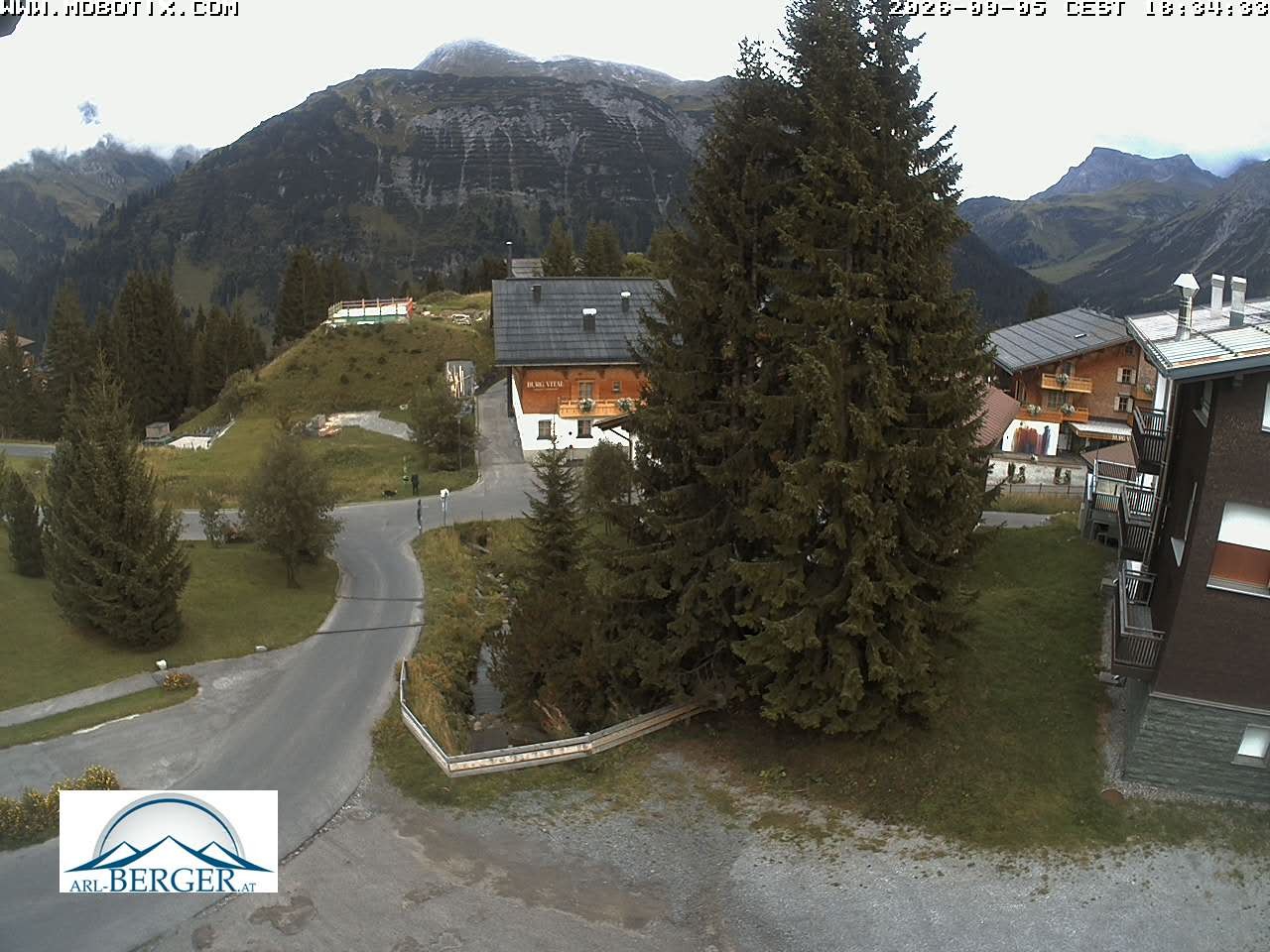 Archived image Webcam Oberlech: guest house Berger