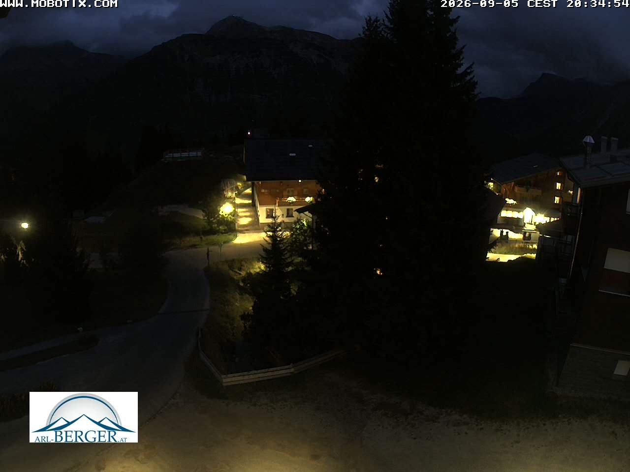 Archived image Webcam Oberlech: guest house Berger