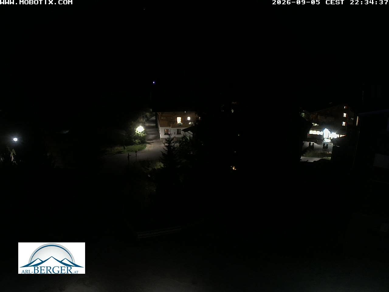 Archived image Webcam Oberlech: guest house Berger