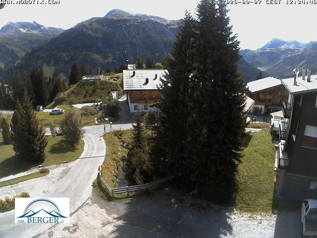 Archiv Foto Webcam Oberlech: Pension Berger
