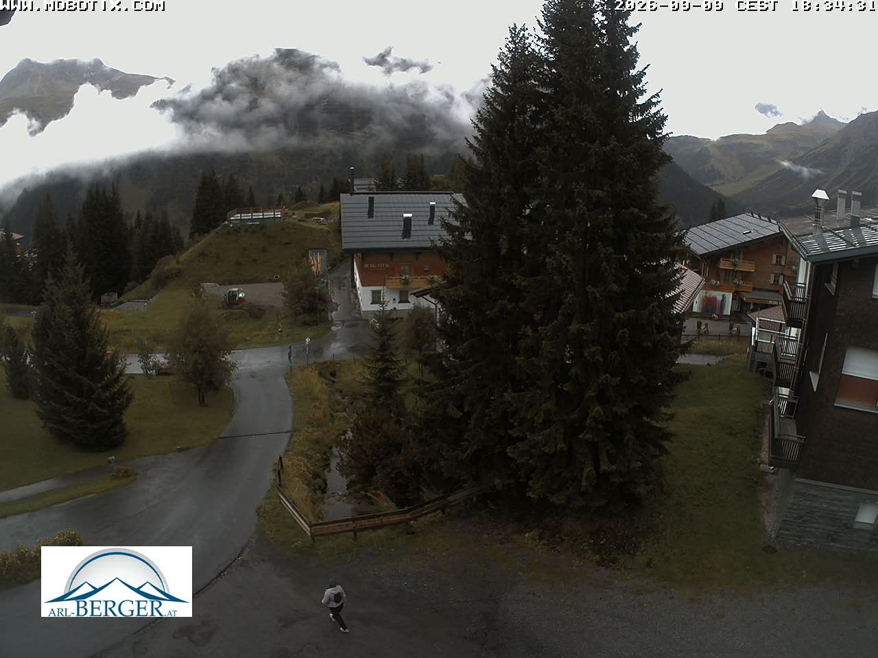Archived image Webcam Oberlech: guest house Berger
