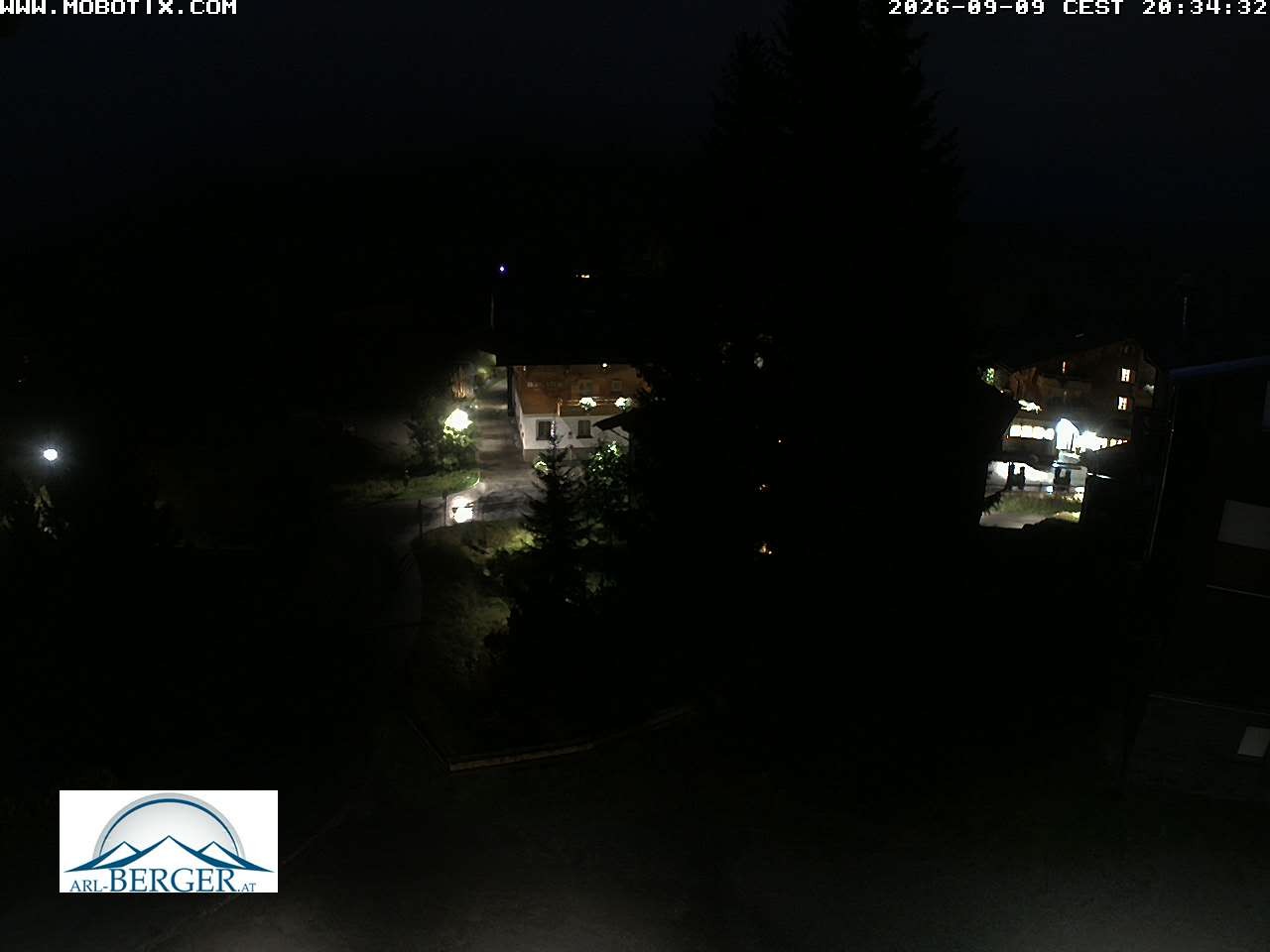 Archived image Webcam Oberlech: guest house Berger