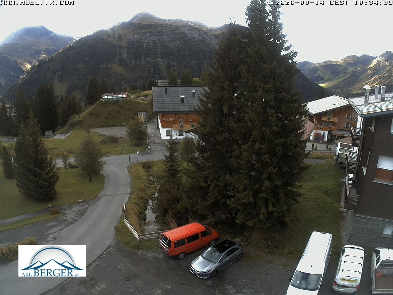 Archived image Webcam Oberlech: guest house Berger