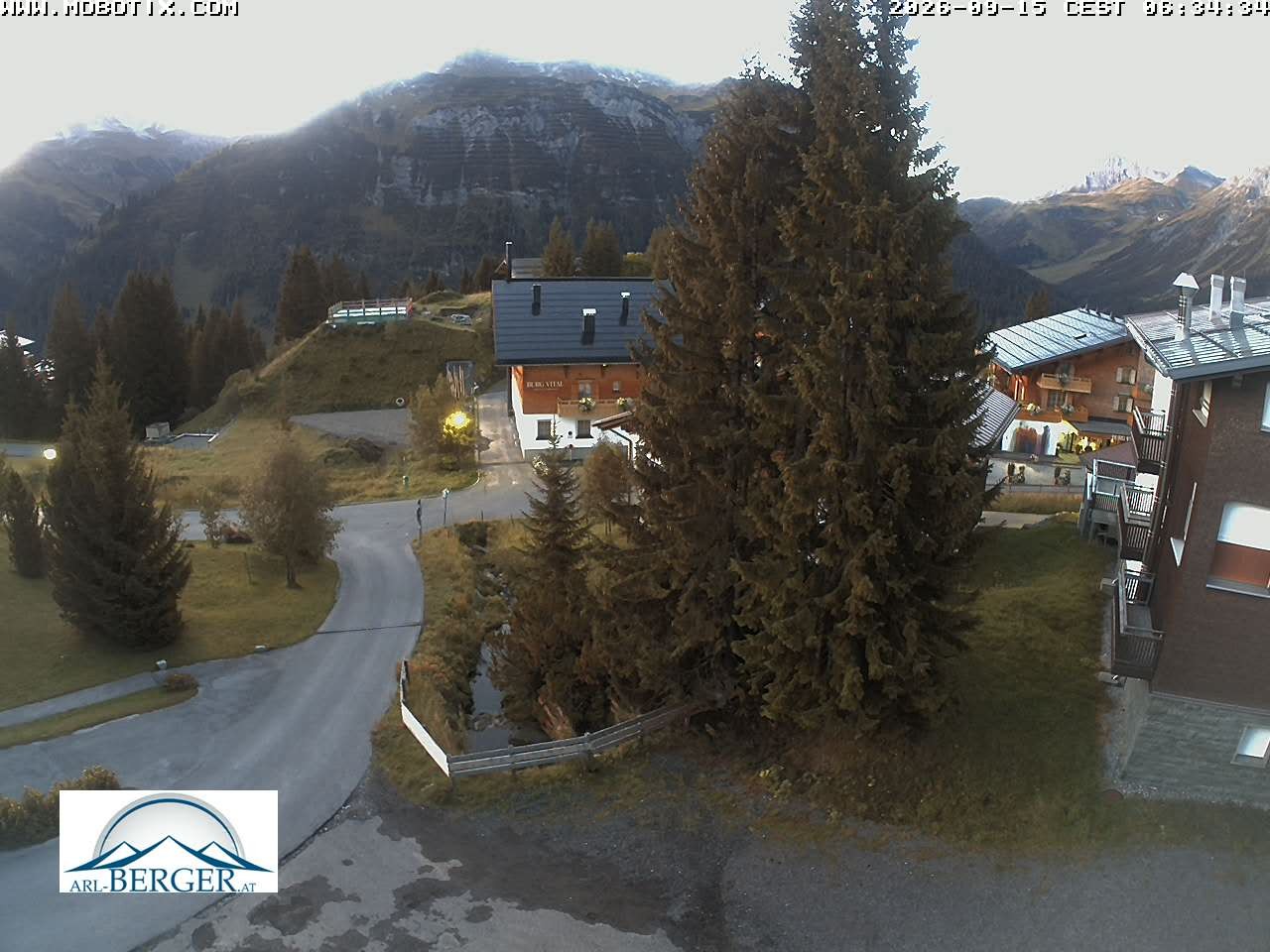 Archived image Webcam Oberlech: guest house Berger