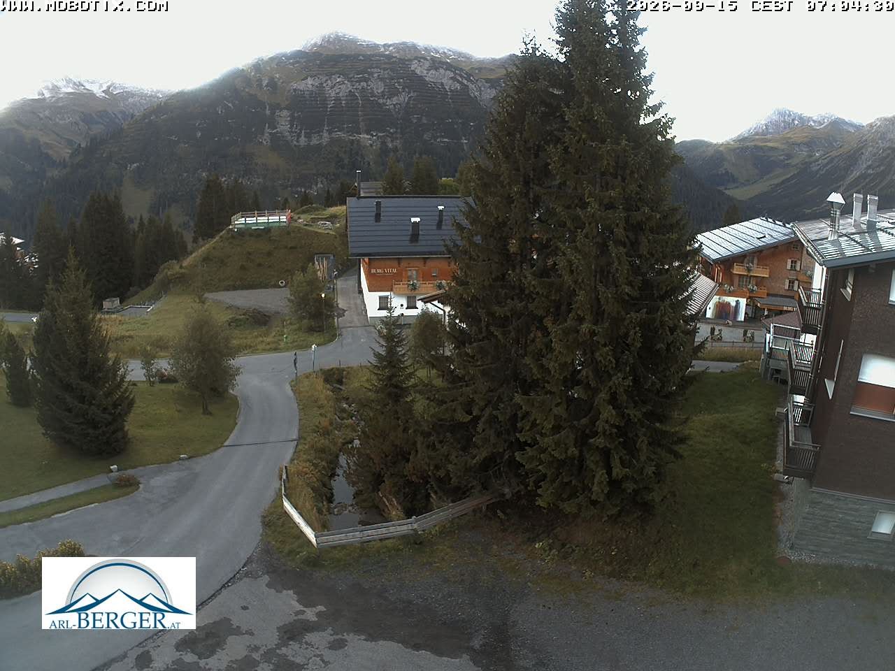 Archived image Webcam Oberlech: guest house Berger