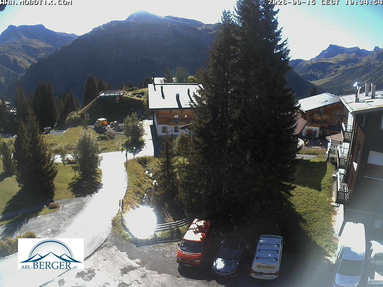 Archived image Webcam Oberlech: guest house Berger