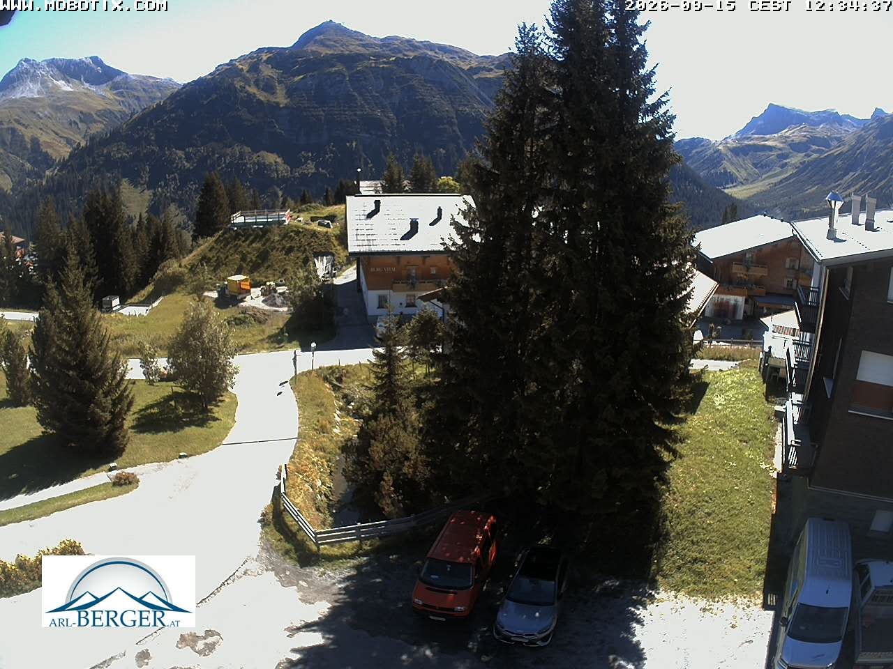 Archived image Webcam Oberlech: guest house Berger
