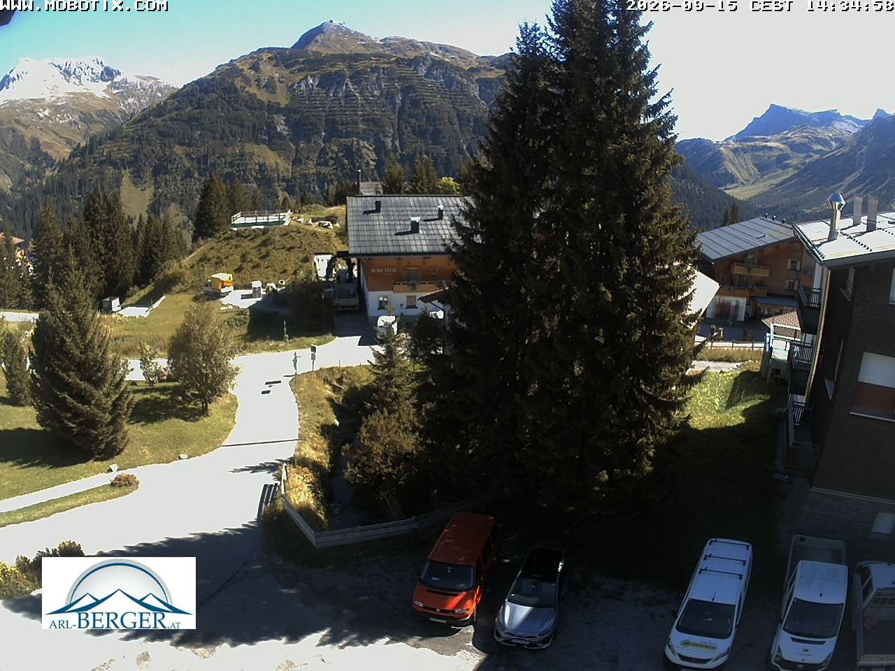 Archived image Webcam Oberlech: guest house Berger