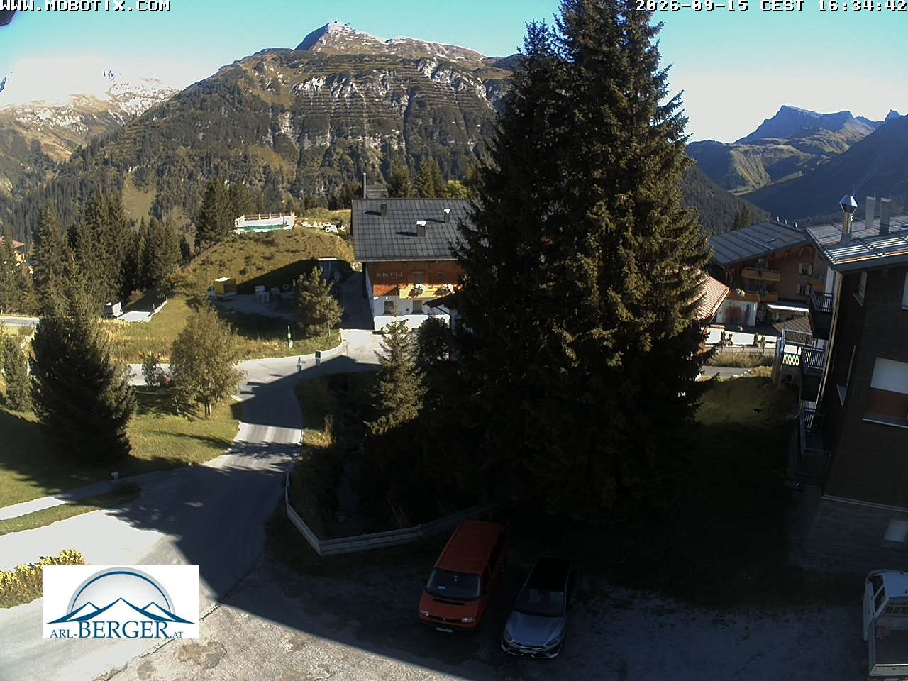 Archived image Webcam Oberlech: guest house Berger