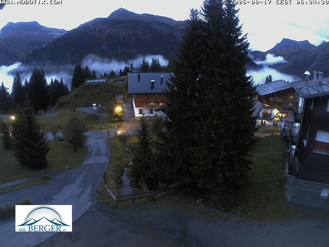 Archiv Foto Webcam Oberlech: Pension Berger