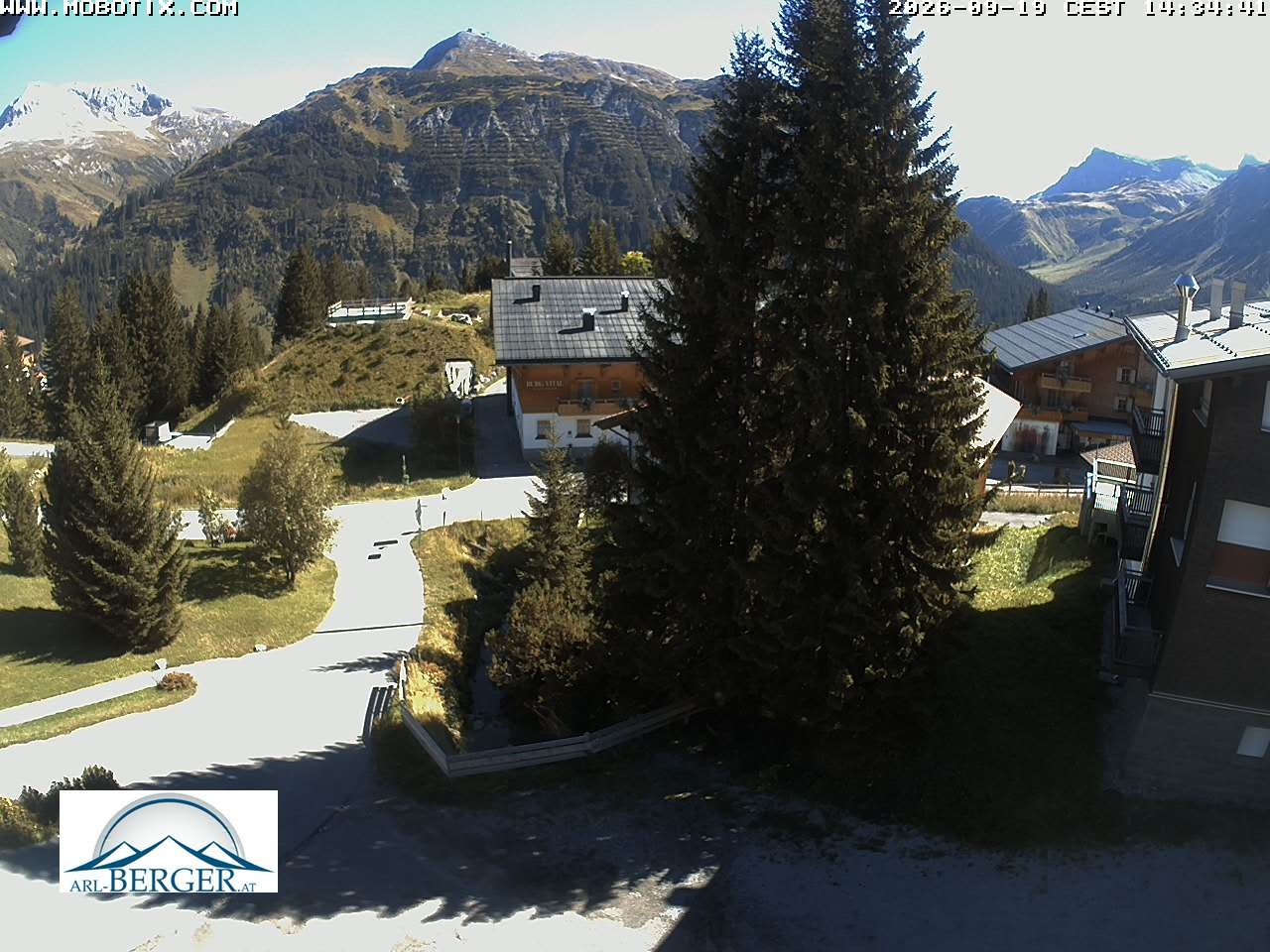 Archiv Foto Webcam Oberlech: Pension Berger