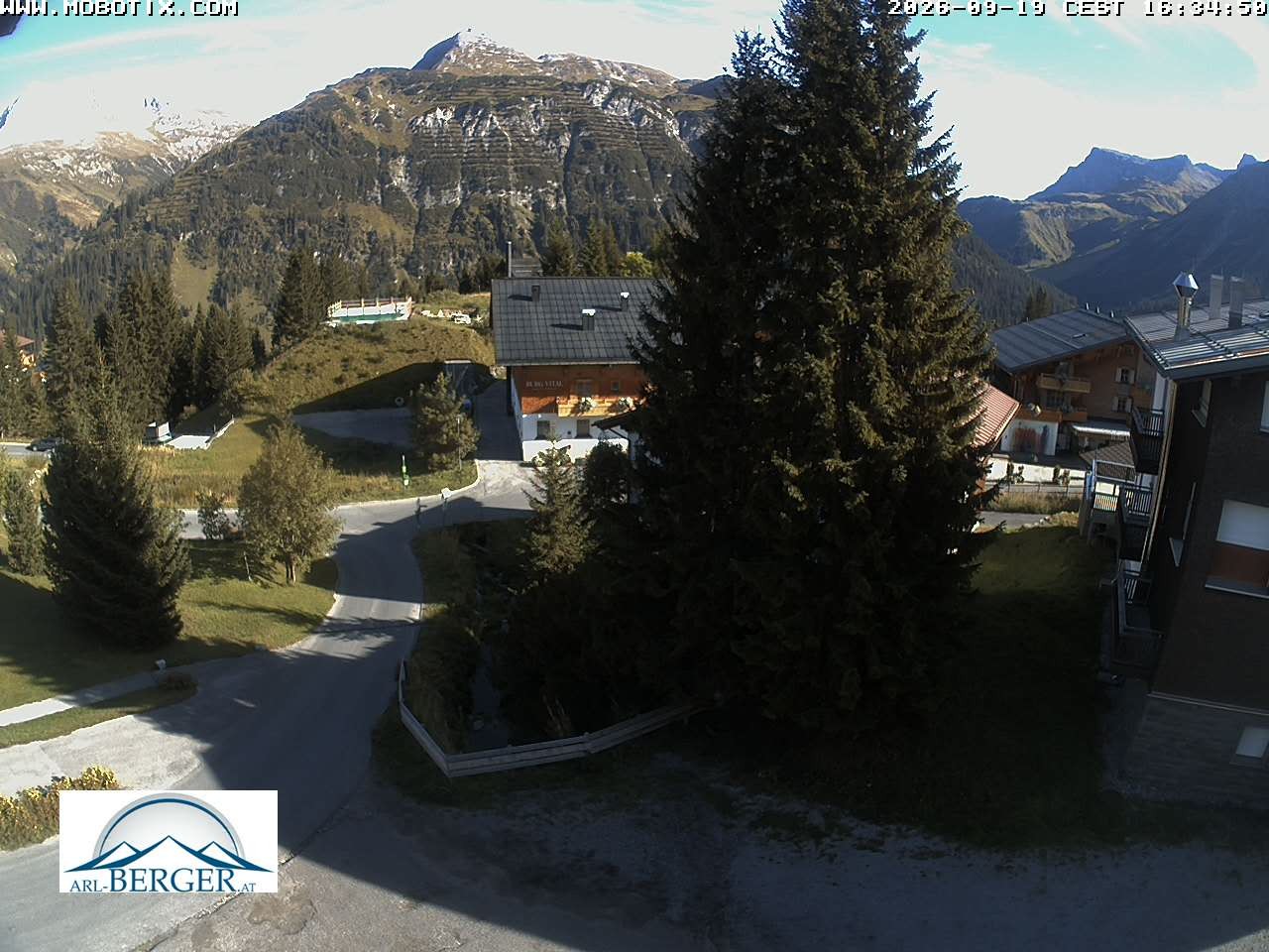 Archiv Foto Webcam Oberlech: Pension Berger