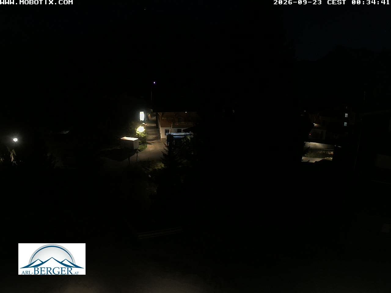Archived image Webcam Oberlech: guest house Berger