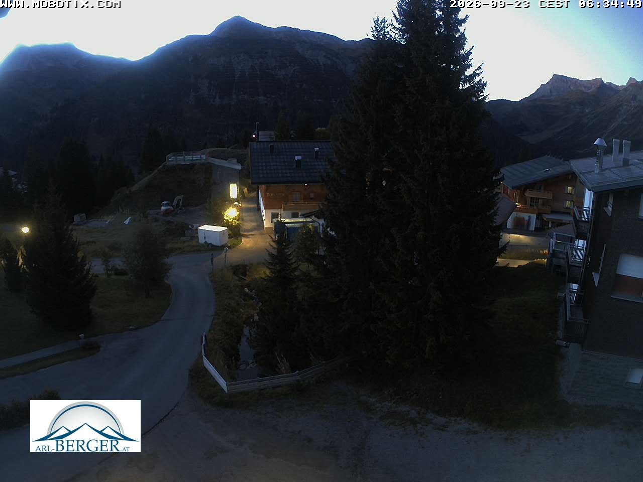 Archived image Webcam Oberlech: guest house Berger