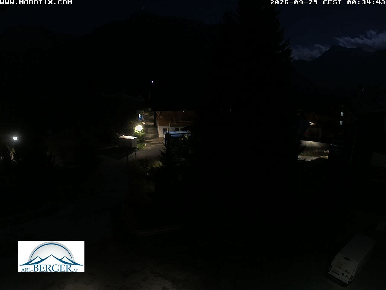 Archived image Webcam Oberlech: guest house Berger