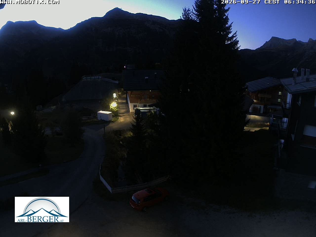Archived image Webcam Oberlech: guest house Berger