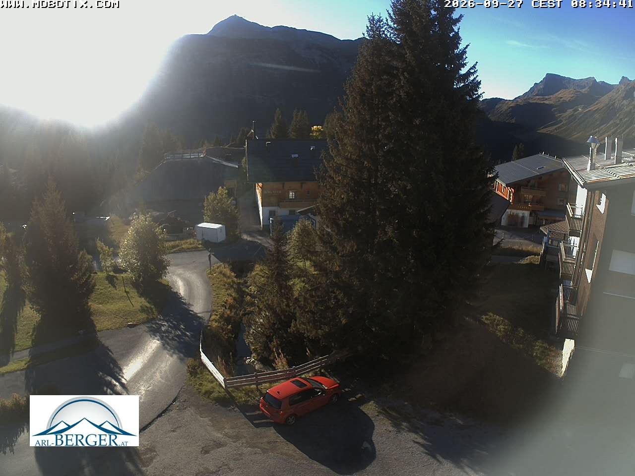 Archived image Webcam Oberlech: guest house Berger