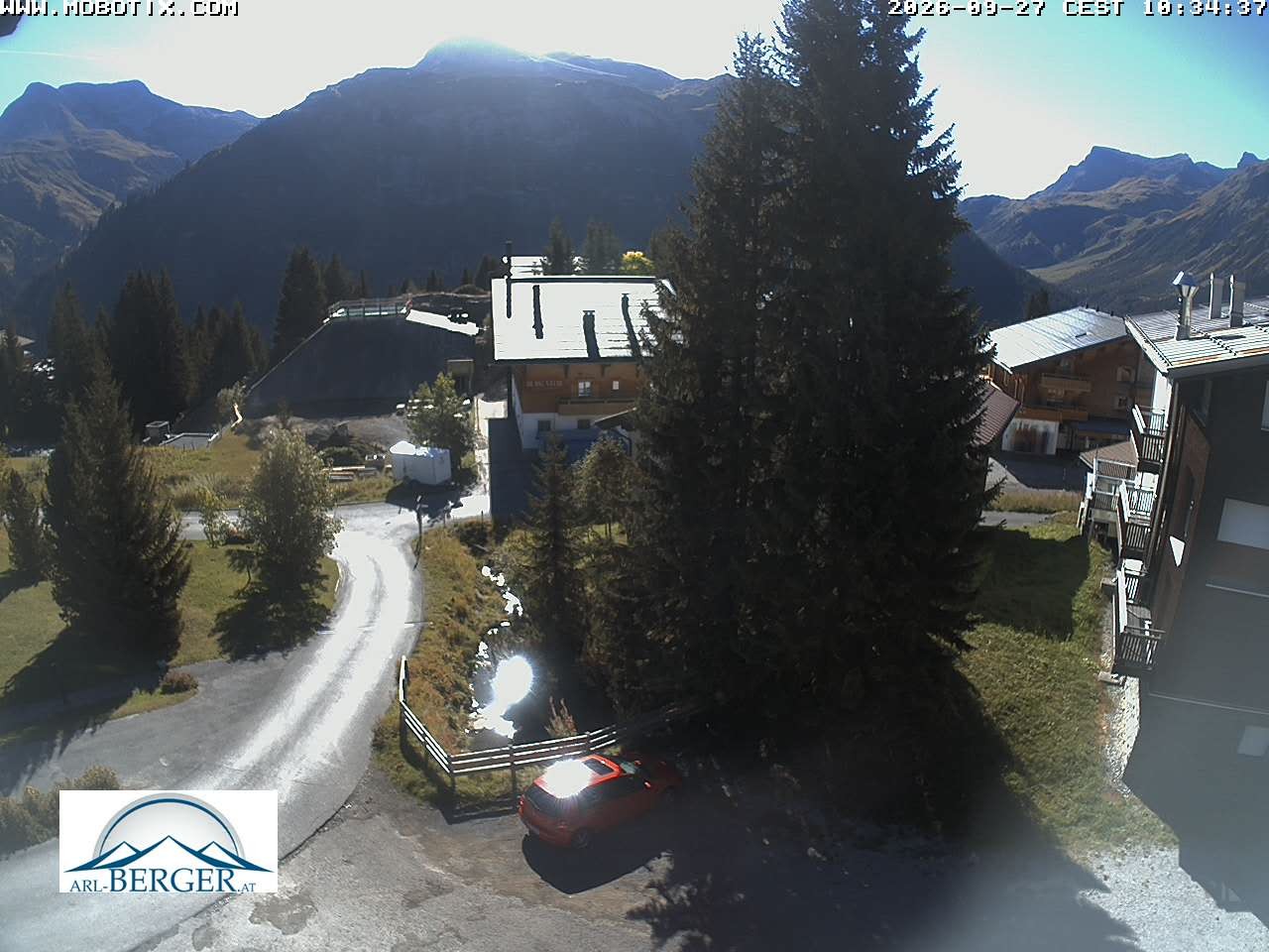 Archived image Webcam Oberlech: guest house Berger