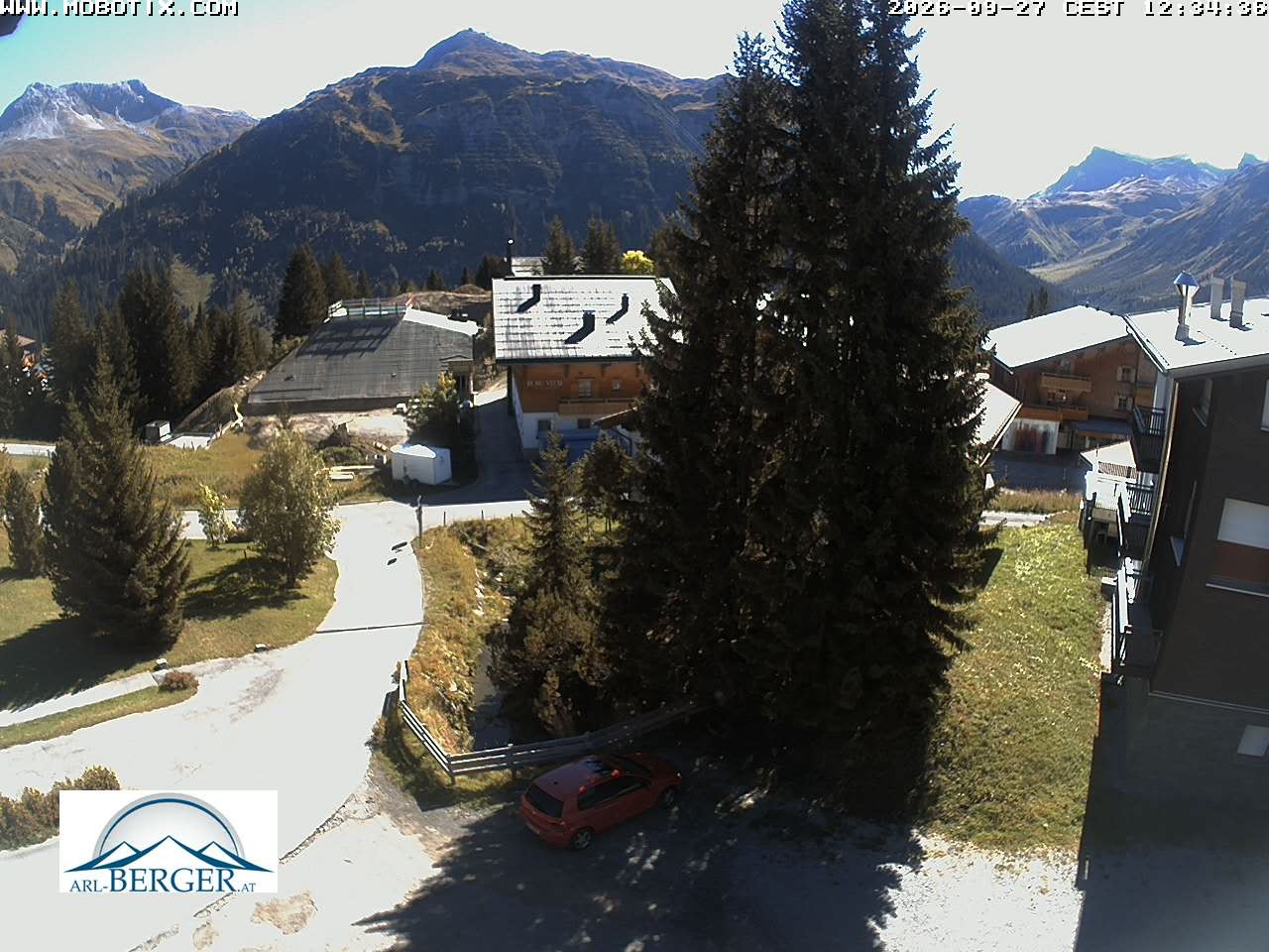 Archived image Webcam Oberlech: guest house Berger