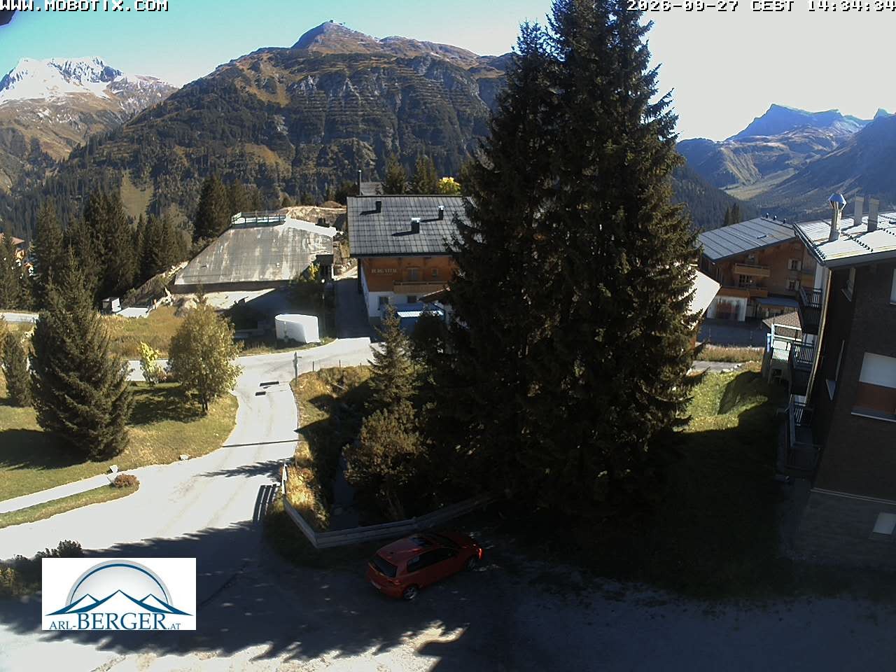 Archived image Webcam Oberlech: guest house Berger