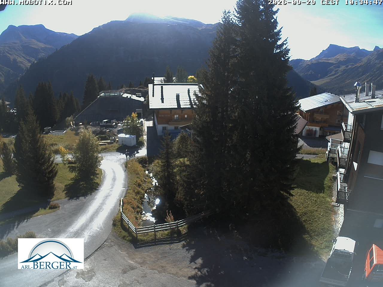Archiv Foto Webcam Oberlech: Pension Berger