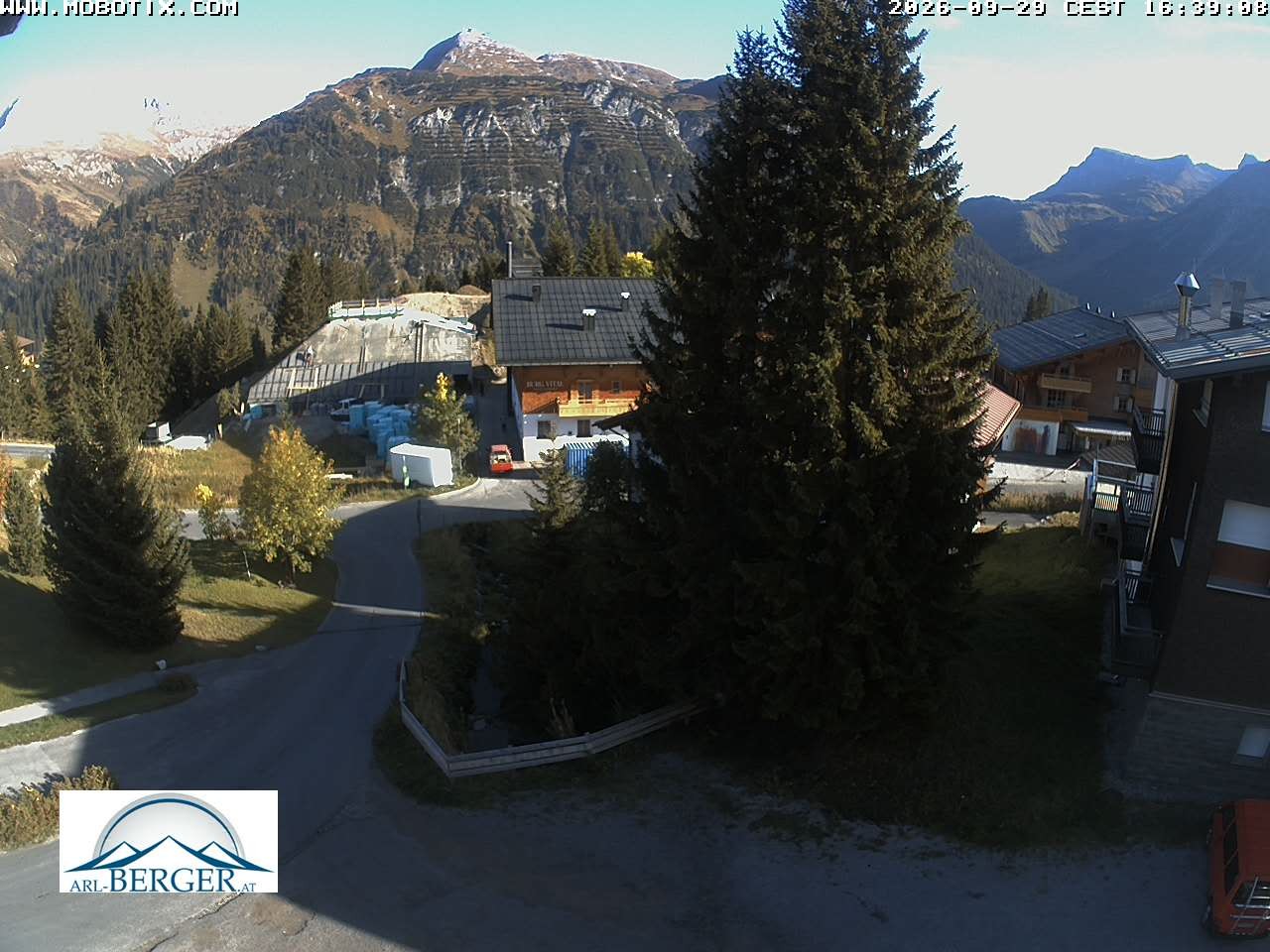 Archiv Foto Webcam Oberlech: Pension Berger