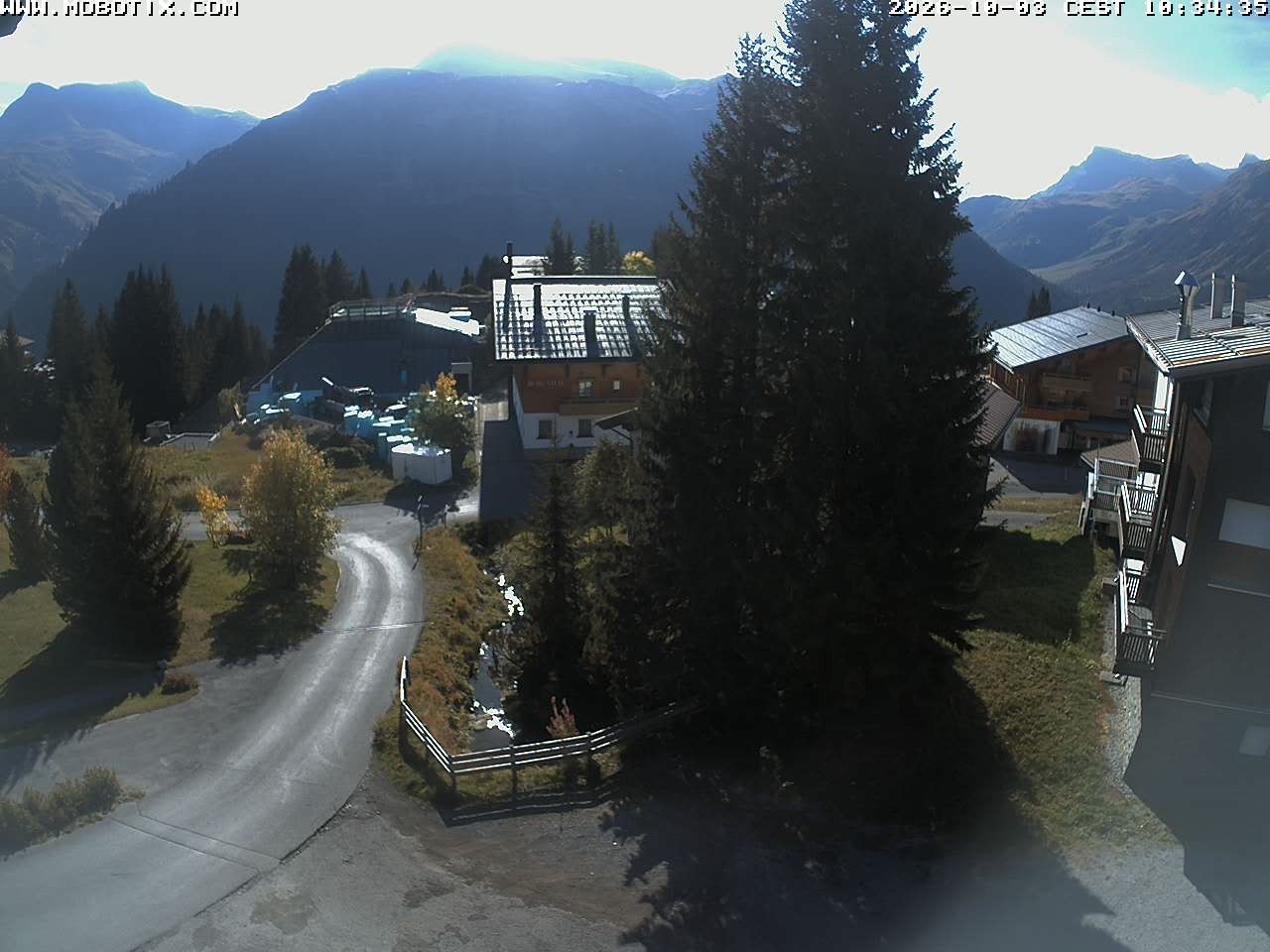 Archived image Webcam Oberlech: guest house Berger