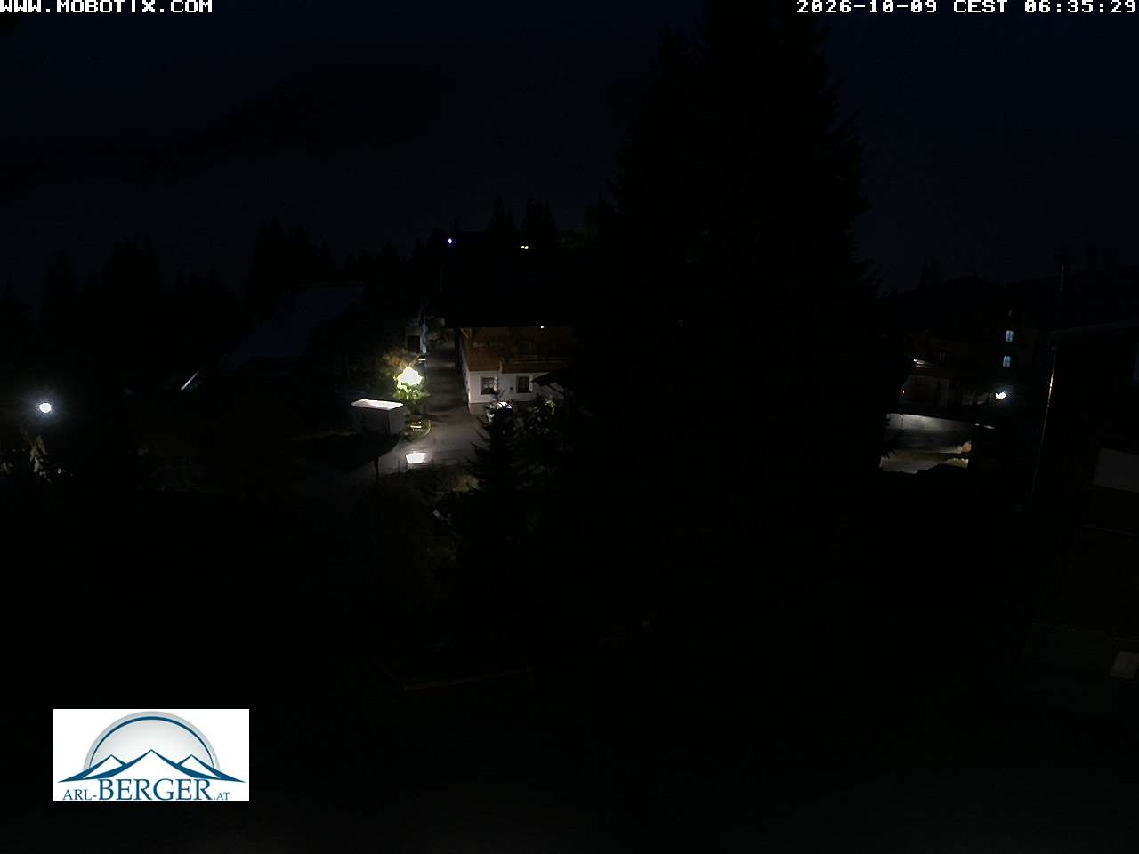 Archived image Webcam Oberlech: guest house Berger