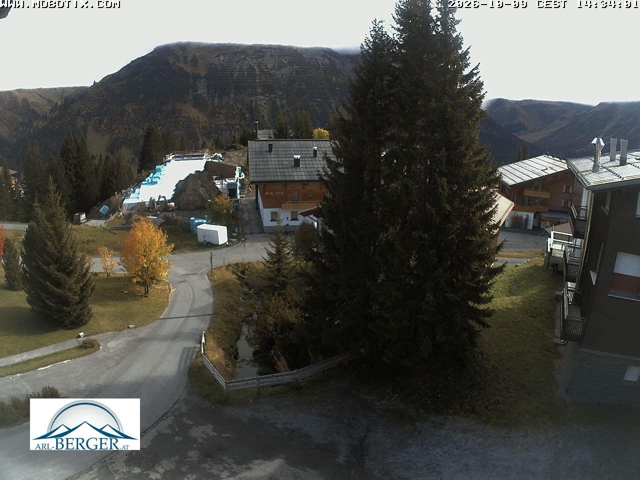 Archived image Webcam Oberlech: guest house Berger