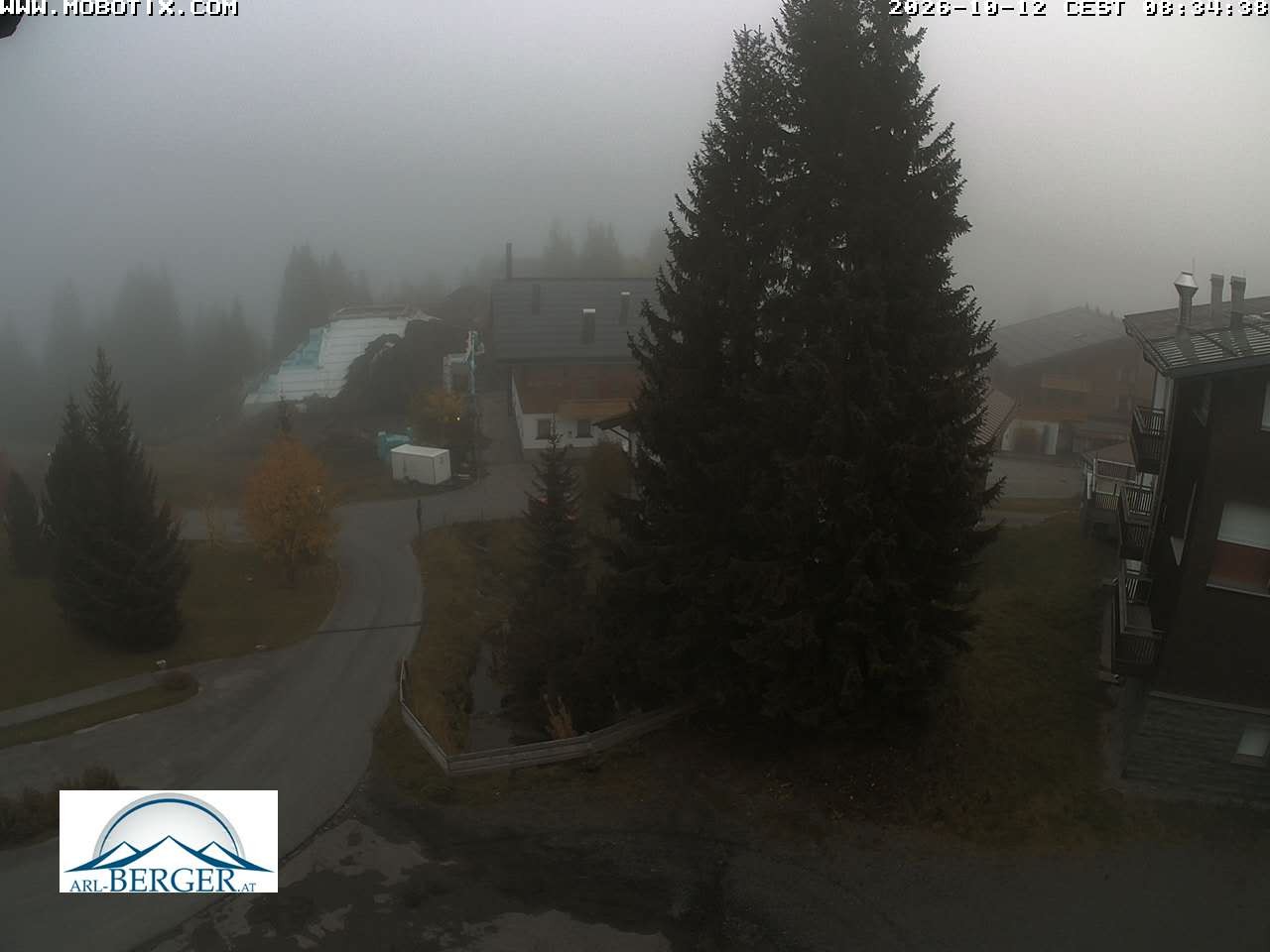 Archived image Webcam Oberlech: guest house Berger