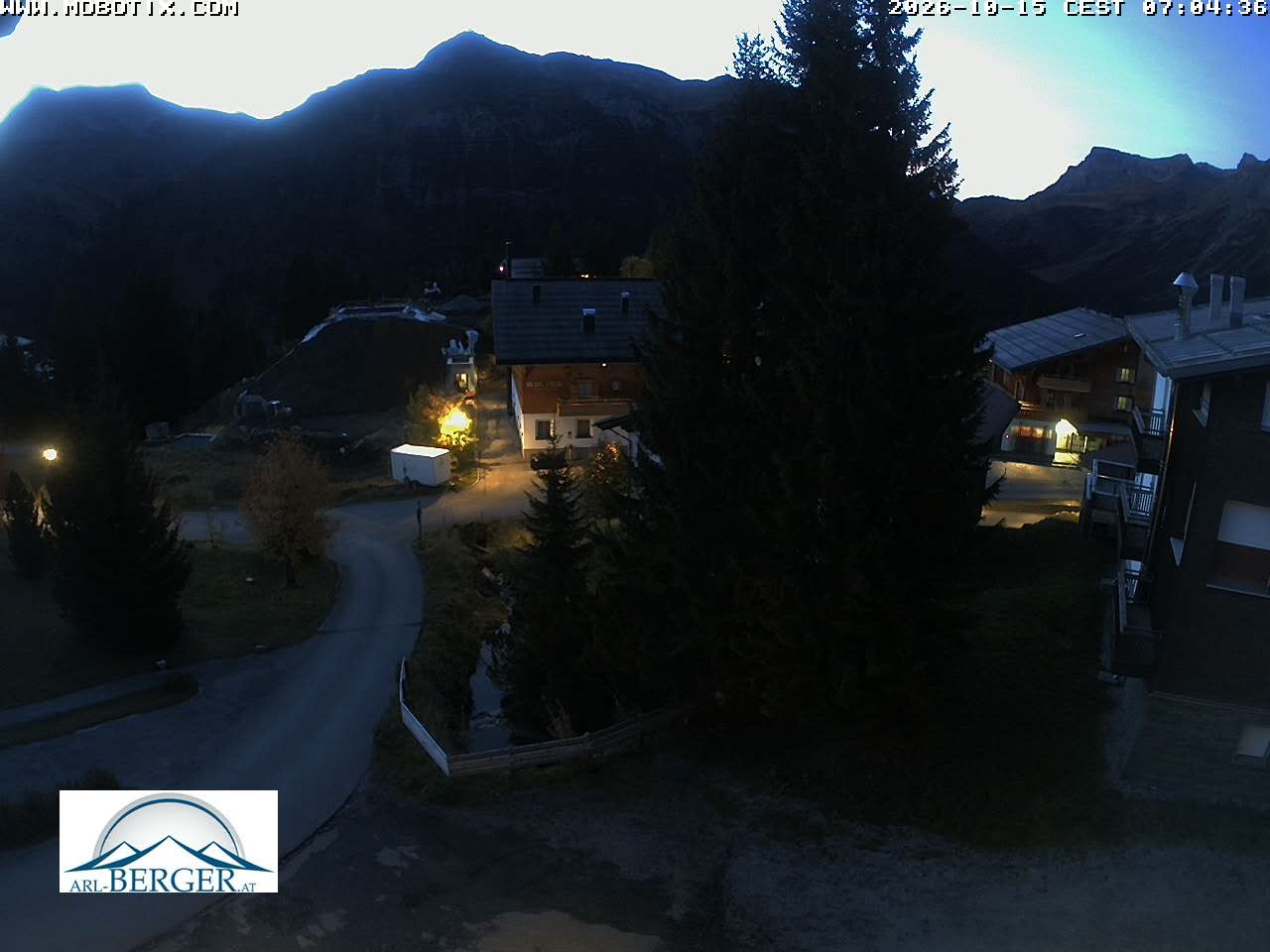 Archived image Webcam Oberlech: guest house Berger